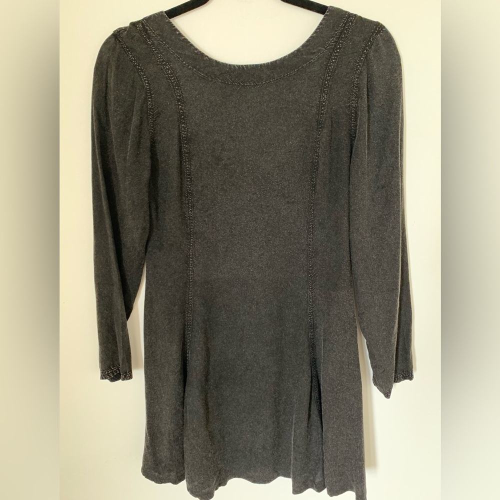 Grey mini dress .Very soft and comfy..Size :S . Brand:Neuw.Used